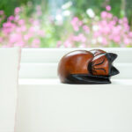 Wooden-Sleeping-Cat-Brown-Colourpoint-01